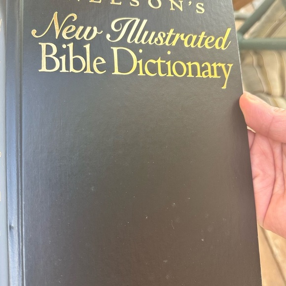 Nelson New Illustrated Bible Dictionary - Picture 7 of 10